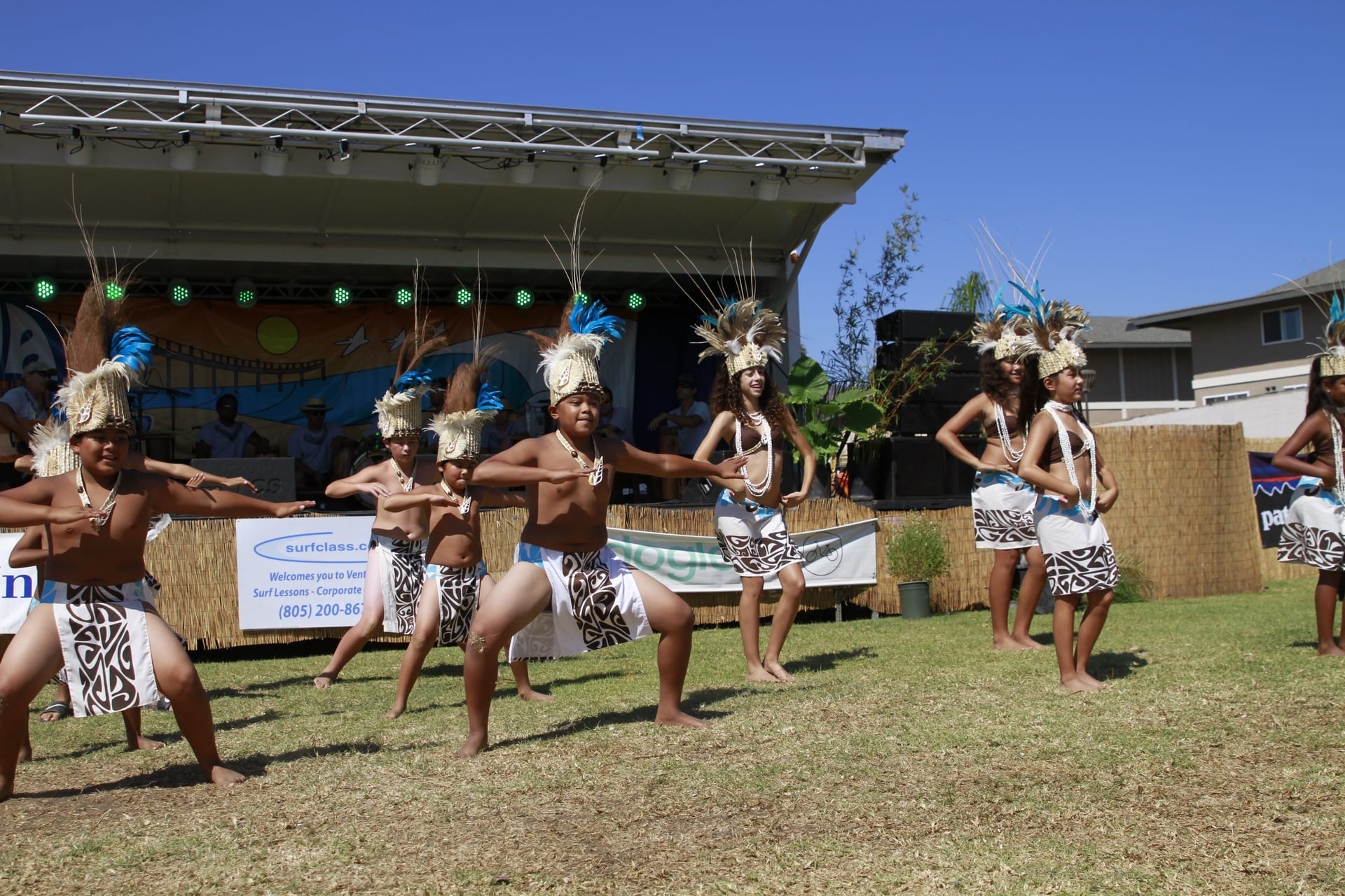 Keiki (children) Polynesian dance group performing in unison